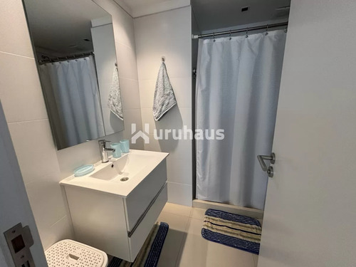 Venta Brava Dos Dormitorios Parada 7, Una Cuadra Del Mar