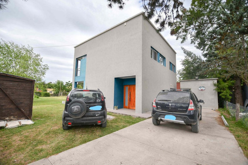 Casa Con Parque Y Pileta, Barrio El Rodeo