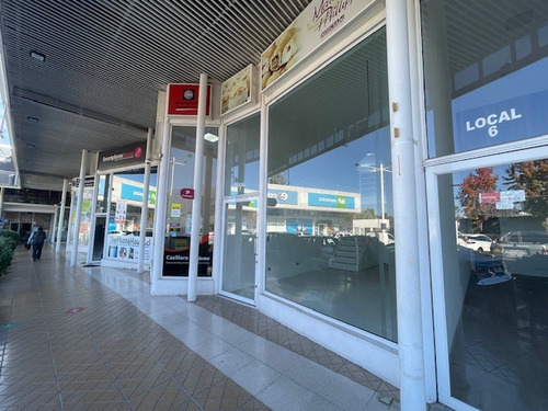 Local Comercial En Arriendo, 50mts2, Strip Center La Dehesa.