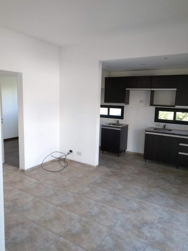 Imagen 5 de 18 de Departamento 3 Ambientes Al Frente Con Cochera Para 2 Autos