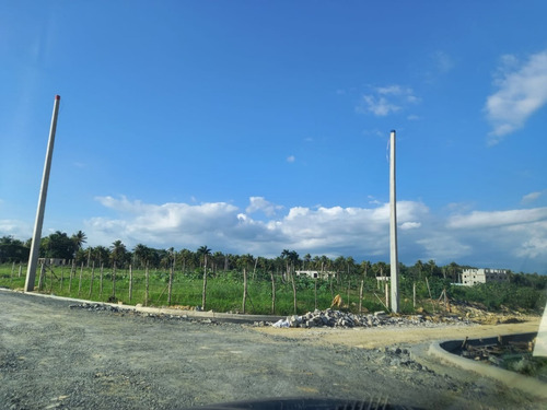 Terrenos 225 Mts2 Comerciales En Av. Ramon Matias Mella.
