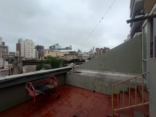 Depto Amplio Sobre Peatonal San Martin