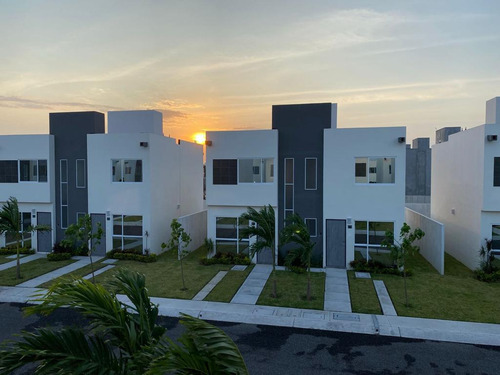 Puerta Paraíso Casa En Clouster En Venta Con Alberca Y Palapa