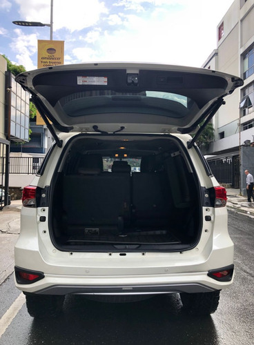 Imagen 5 de 14 de Toyota Fortuner 2018