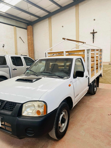 Nissan NP300 2.5 Diesel Chasis 4x2 Mt