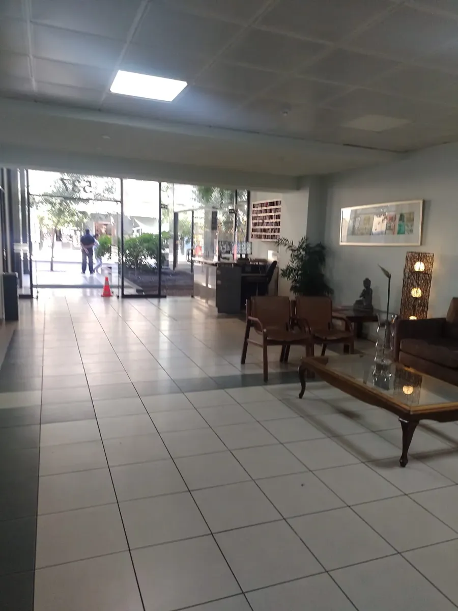 Imagen 2 de 8 de Se Vende Centrico Departamento A Pasos De Estacion De Metro