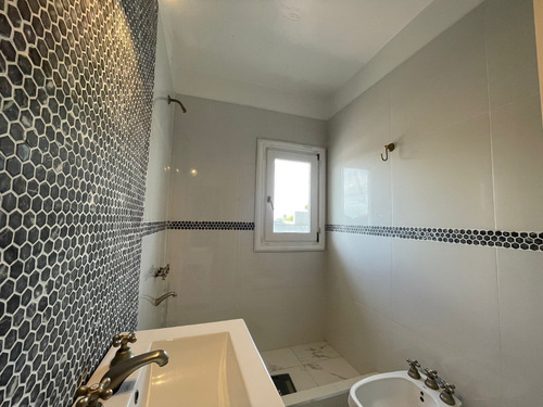 Casa En Venta - 6 Ambientes - Centro - Luján