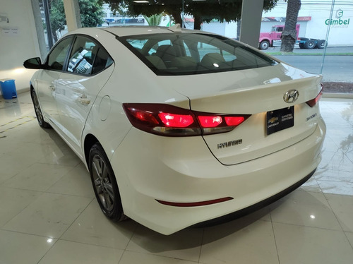 Imagen 6 de 13 de Hyundai Elantra