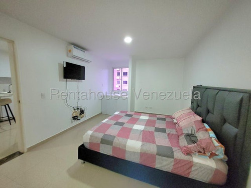 Yoselin Cabesas Vende Apartamento En Ciudad Roca, Yc 25-23837