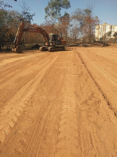 Imagem 3 de 4 de Terraplanagem