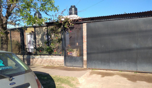 Imagen 5 de 13 de Casa A La Vta De Dos Dorm. Y Cochera En Zona Norte