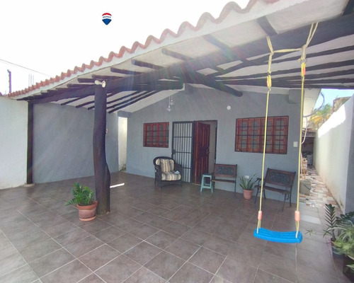 Re/max 2mil Vende Casa Tipo Rustica En Urb. Mundo Nuevo, Los Robles, Mun. Maneiro, Isla De Margarita, Edo. Nueva Esparta