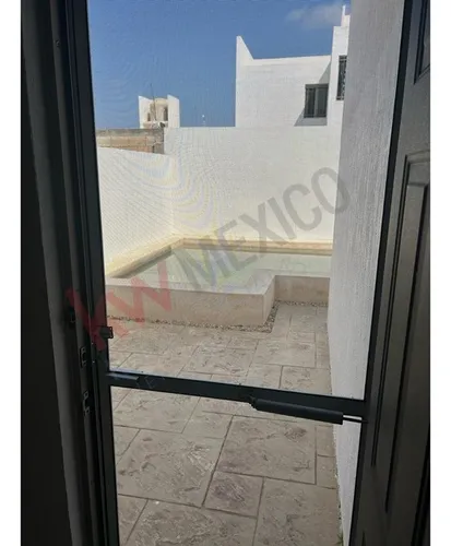 Casa En Los Héroes Con 3 Habitaciones, 3 Baños Y Piscina