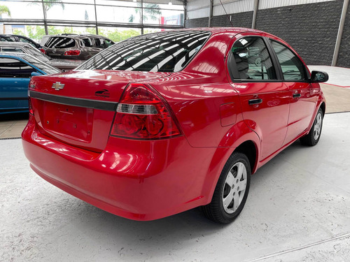 Imagen 4 de 11 de Chevrolet Aveo 2017 1.6 Ls Mt