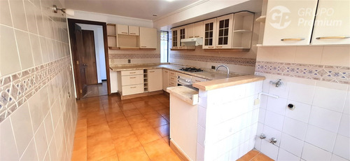 Departamento En Venta De 4 Dorm. En Concepción