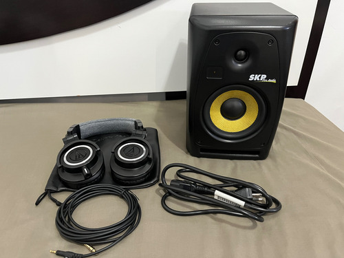 Monitor De Áudio Skp + Fone Audio Technica Ath-m50x Preto (Usado)