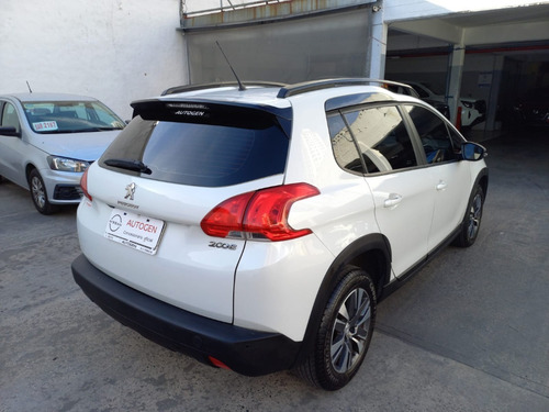 Imagen 13 de 14 de Peugeot 2008 Feline