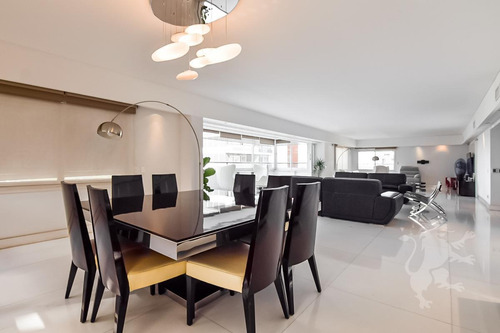 Imagen 4 de 24 de Impecable Piso En Torre Libertador - 2 Cocheras - 4 Suites - Doble Dependencia - Seguridad 24hs