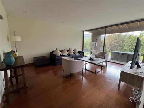 Casa En Venta De 5 Dorm. En Lo Barnechea