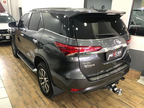 Toyota Hilux Sw4 2.8 Srx 4x4 7 Lugares 16v Turbo