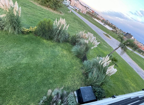 Venta Casa 3 Dormitorios Santa Clara Al Sur Con Cochera