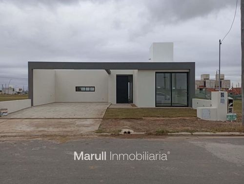 Casa En Quebradas De Manantiales Dos Dormitorios Una Planta