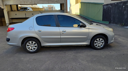 Peugeot 207 1.4 Sedan Allure 75cv