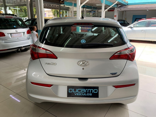Imagem 4 de 12 de Hyundai Hb20 Confort 1.0 Flex 2018