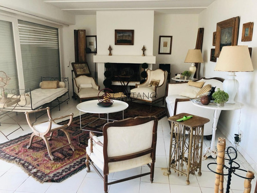 Apartamento En Punta Del Este, Peninsula- Ref: 2535