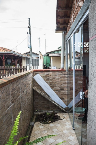 Imagem 3 de 15 de Casa 03 Quartos De Esquina À Venda Em Rua Asfaltada - 682