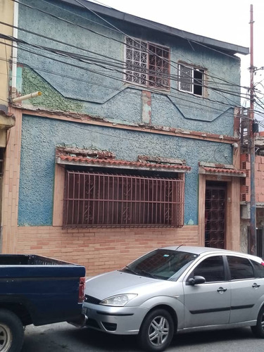 Se Vende Casa 333,68m2 Catia