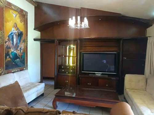 Comoda Casa Un Nivel Conjunto Horizontal Cerca Camino Real S