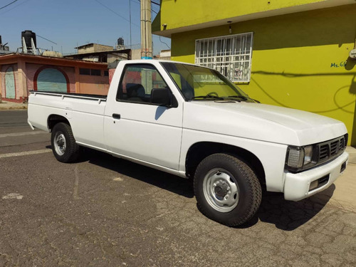 Nissan Np300 Estaquitas