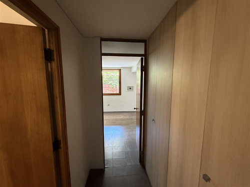 Departamento En Venta De 2 Dorm. En Las Condes