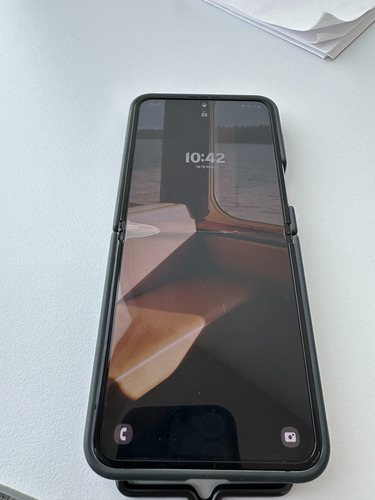 Samsung Galaxy Z Flip 4 (Usado)