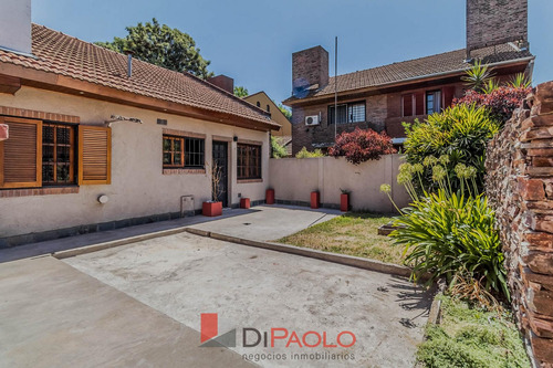 Casa 4 Ambientes En Venta Adentro Del Barrio Murialdo