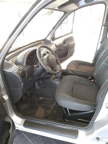 Imagen 10 de 15 de Renault Kangoo 2016 1.6 Furgon Ph3 Confort 5as Permuto Finan