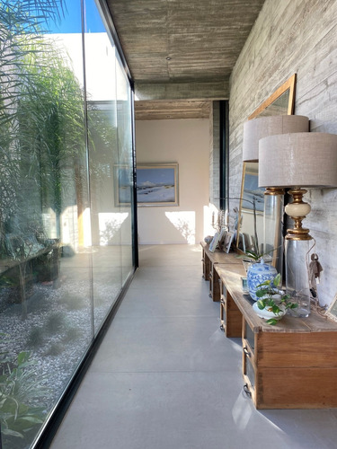 Fabulosa Casa En Barrio Carmel