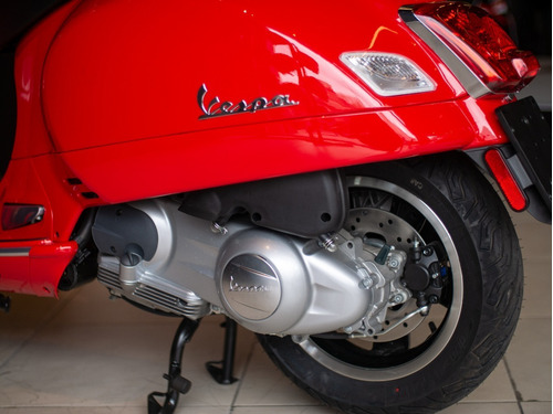Imagen 16 de 25 de Vespa Gts 300 Super Roja Reserva Ya