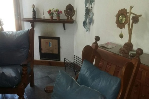 Imagen 9 de 24 de Casa Alpina Ubicada En Barrio Norte Gas Natural Y Alarma