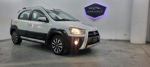 Toyota Etios Cross 1.5 2015 Carwestok