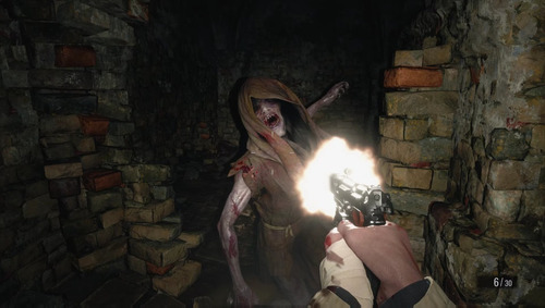 Imagen 3 de 6 de Resident Evil Village - Xbox Series X|s / Xbox One