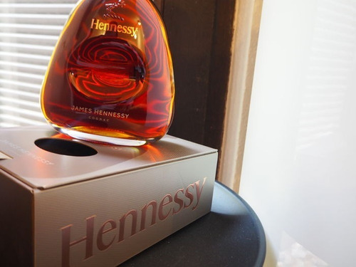 Imagen 5 de 6 de Cognac Frances James Hennessy 1000ml En Estuche