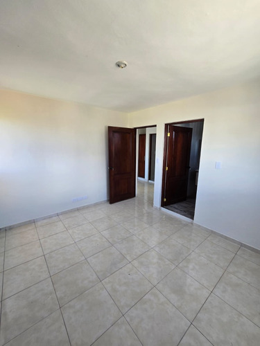 Se Vende Excelente Apartamento En Reparto Los 3 Ojos