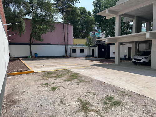 Terreno 650 M2, Listo Para Su Residencia En Calle Cerrada.