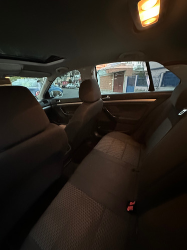 Volkswagen Bora 2.5 Style Tiptronic Bt At