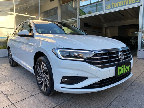 Imagen 2 de 15 de Volkswagen Vento 1.4 Highline 150cv At 0km 2021 46655831