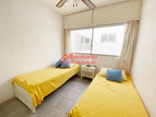 Imagen 16 de 20 de Venta De Apartamento 3 Dormitorios En Playa Mansa, Punta Del Este.