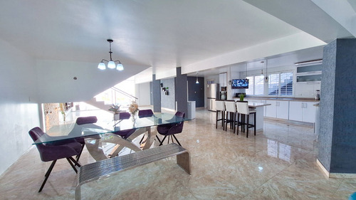 Venta Exclusiva Casa En Urbanización El Parral Valencia Cod Ac 24837