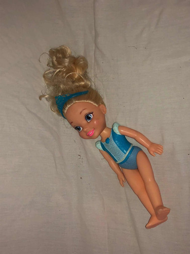 Muñeca Cenicienta Disney Con Detalles Incompleto